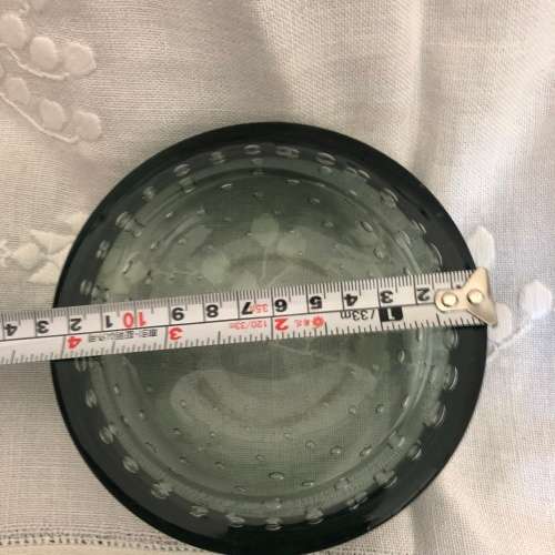 STUNNING GREEN ART GLASS BOWL WITH CONTROLLED BUBBLES
